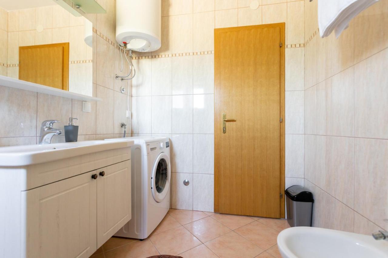Apartment Demo Малинска Экстерьер фото
