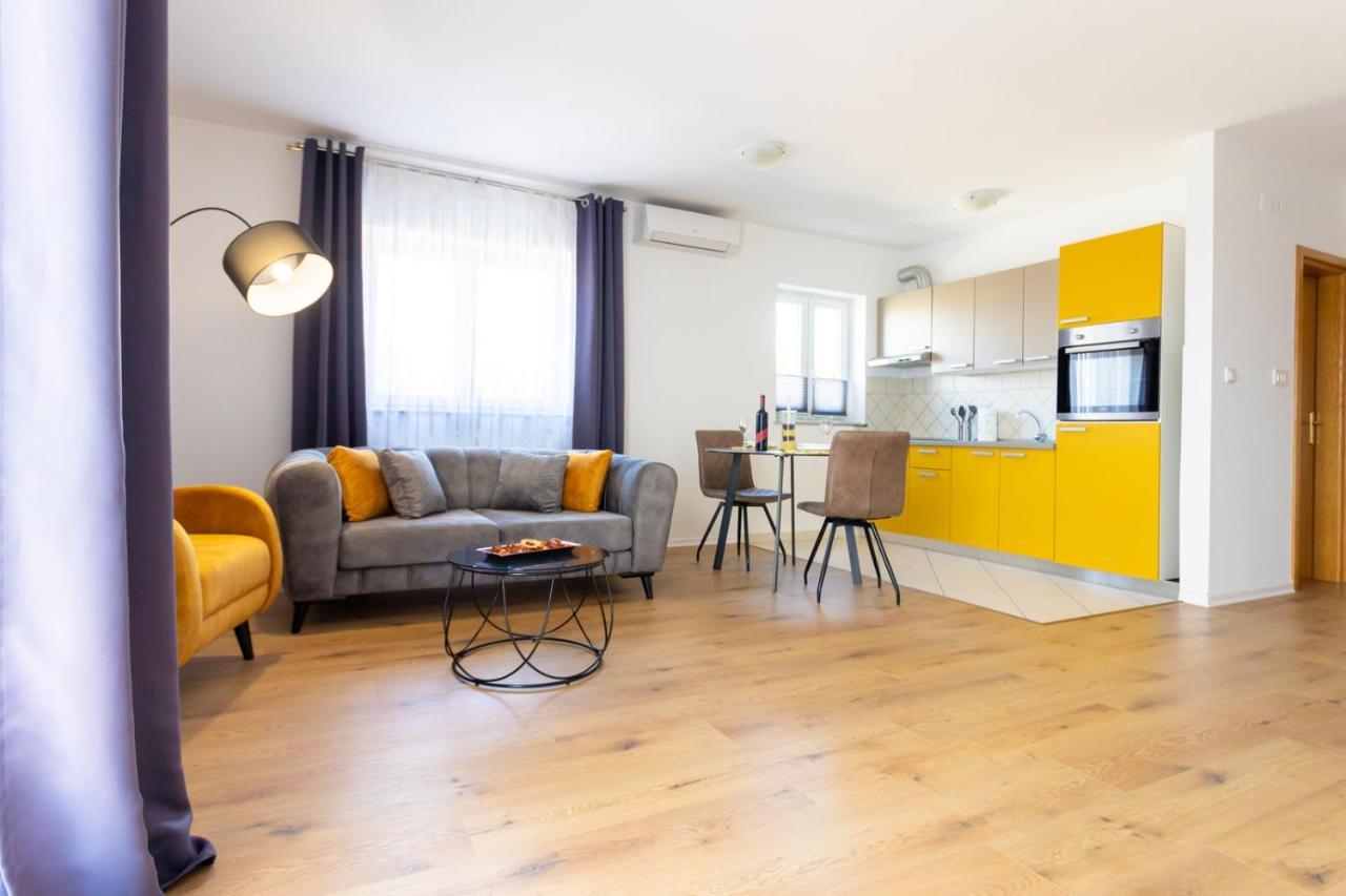 Apartment Demo Малинска Экстерьер фото