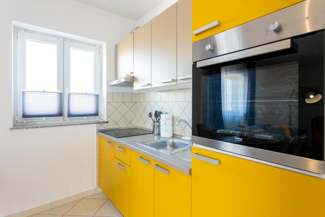 Apartment Demo Малинска Экстерьер фото