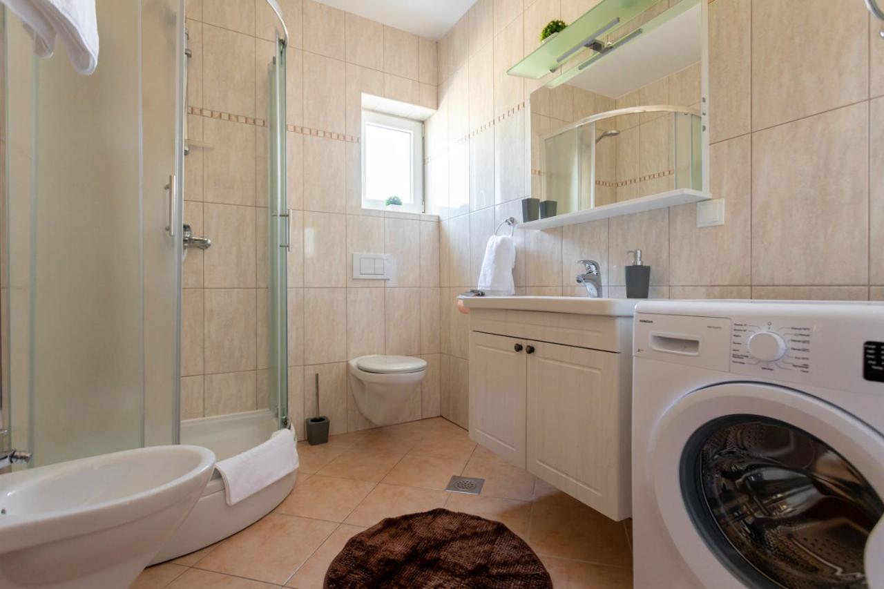 Apartment Demo Малинска Экстерьер фото