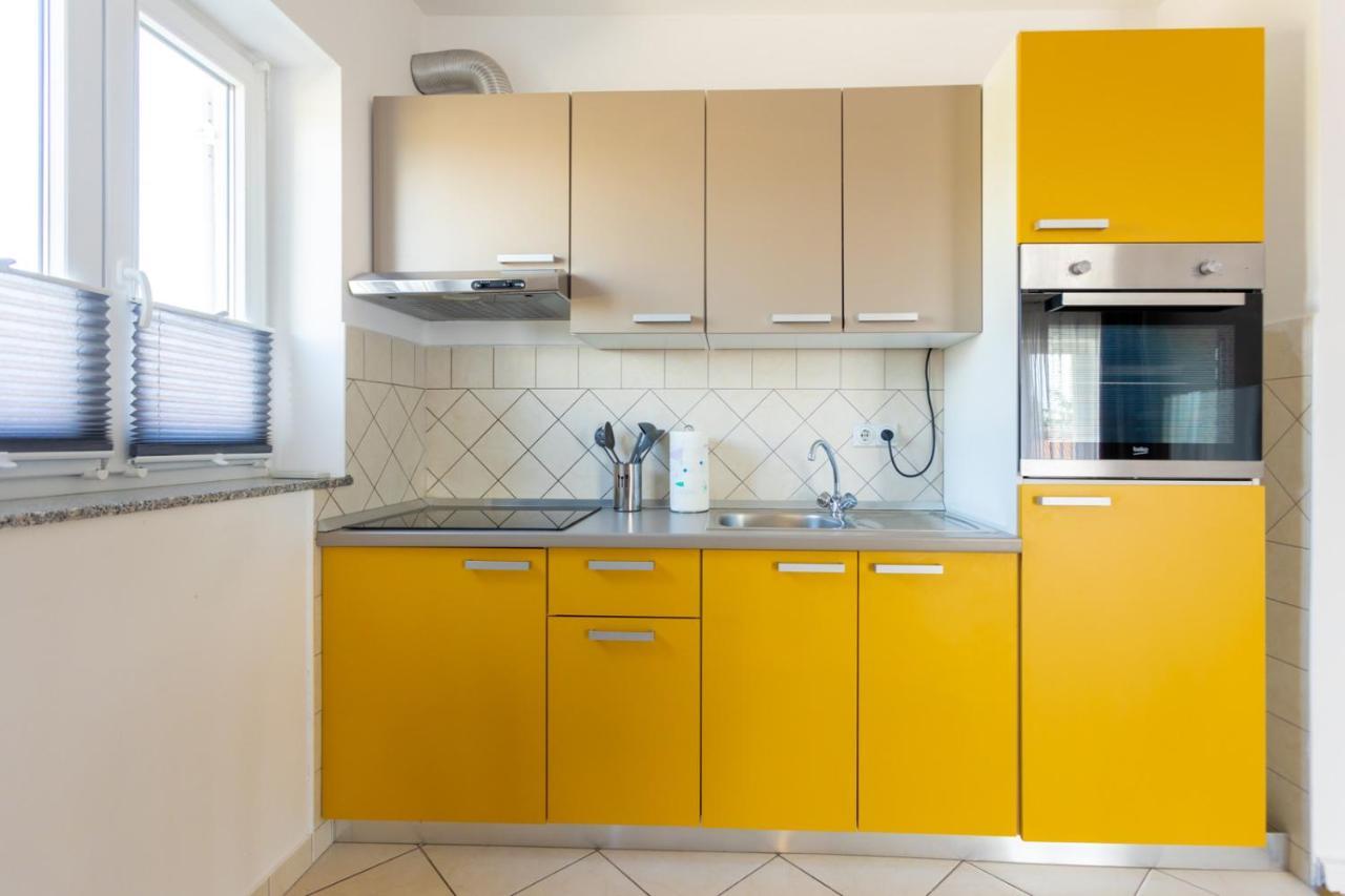 Apartment Demo Малинска Экстерьер фото