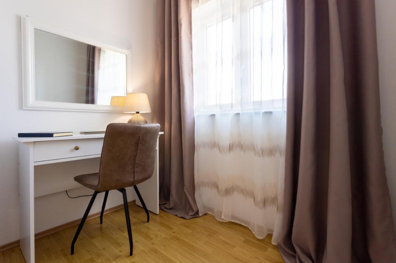 Apartment Demo Малинска Экстерьер фото