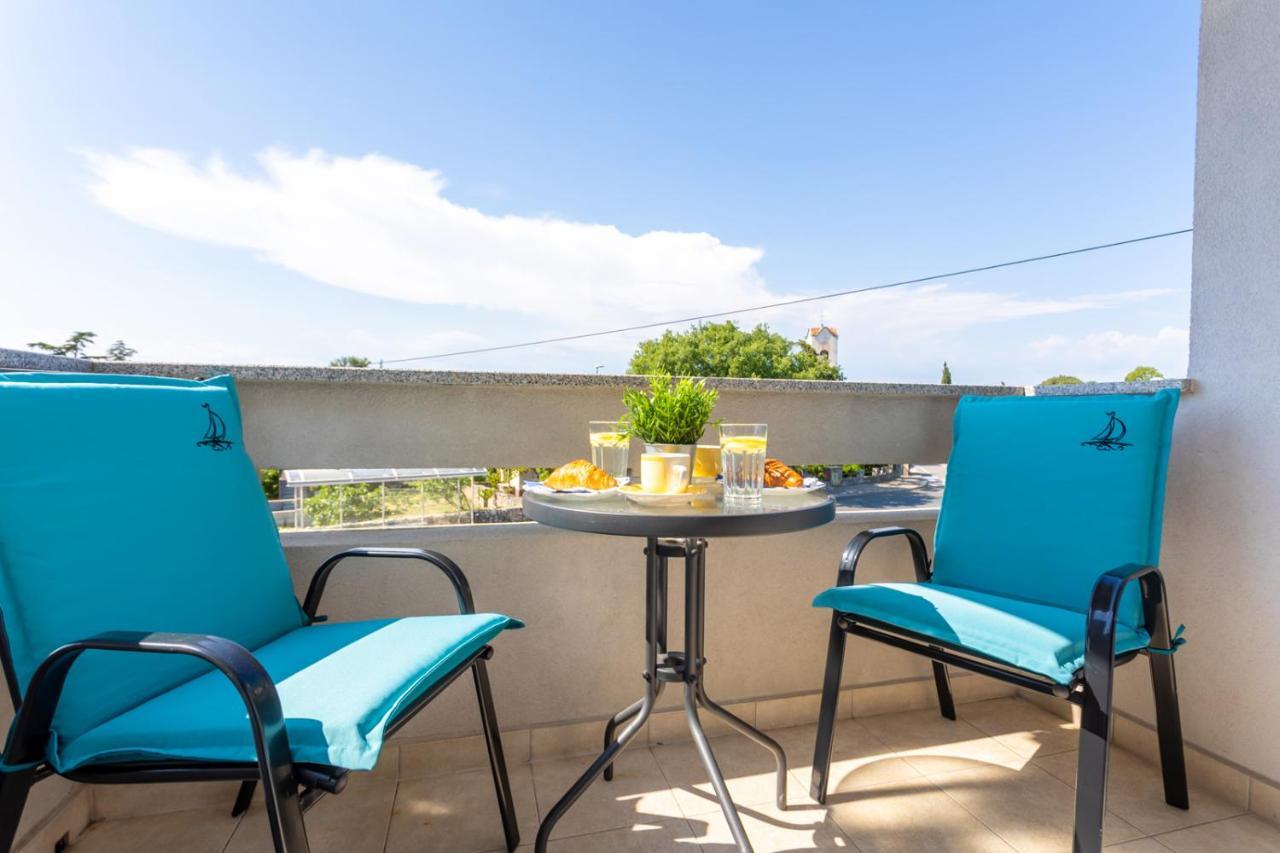Apartment Demo Малинска Экстерьер фото