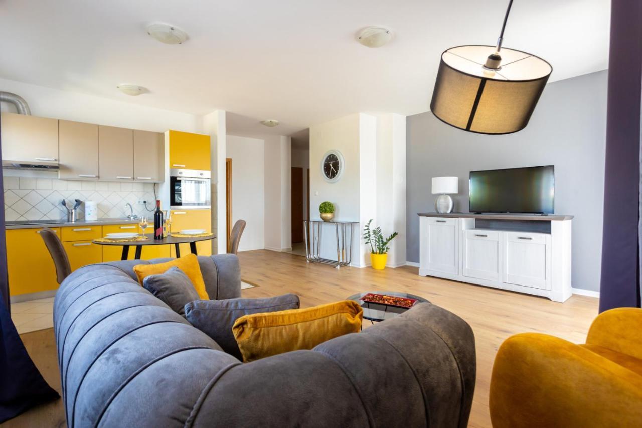 Apartment Demo Малинска Экстерьер фото