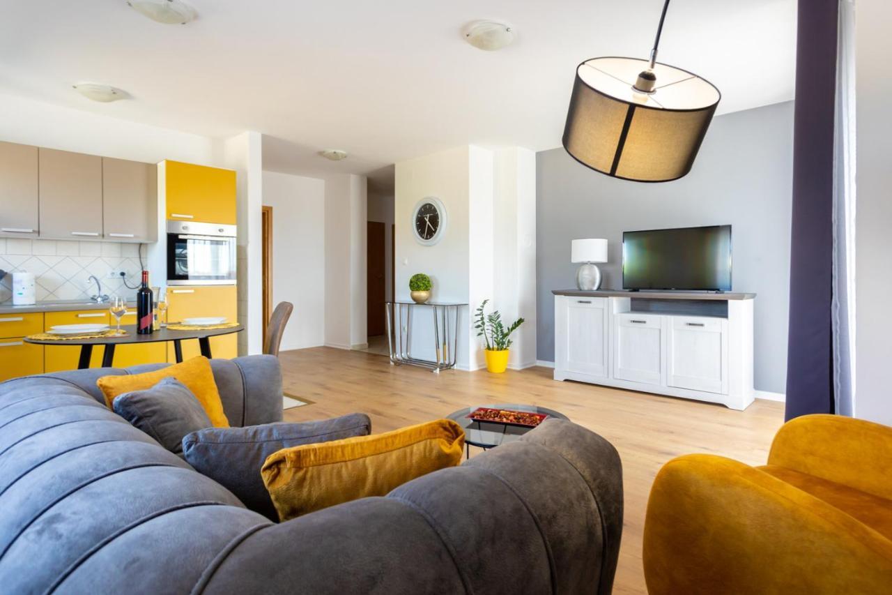 Apartment Demo Малинска Экстерьер фото