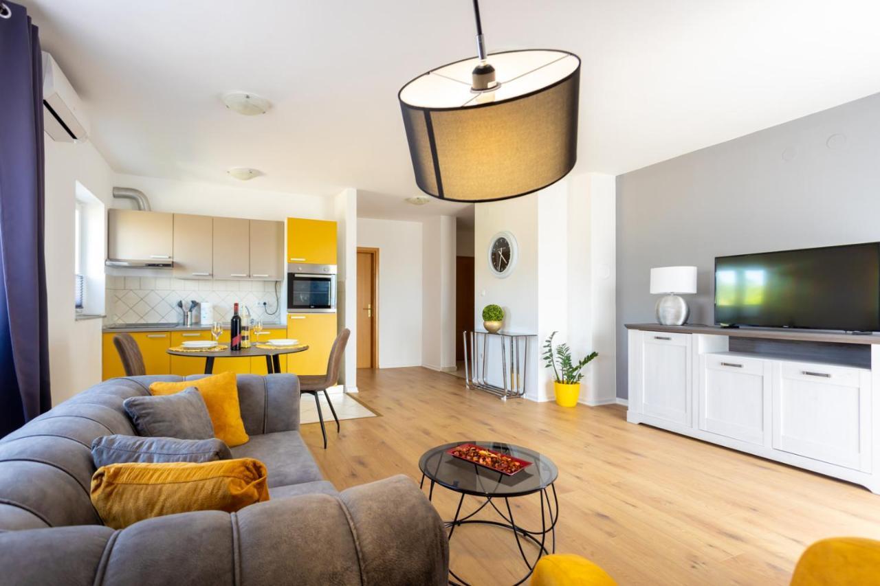 Apartment Demo Малинска Экстерьер фото