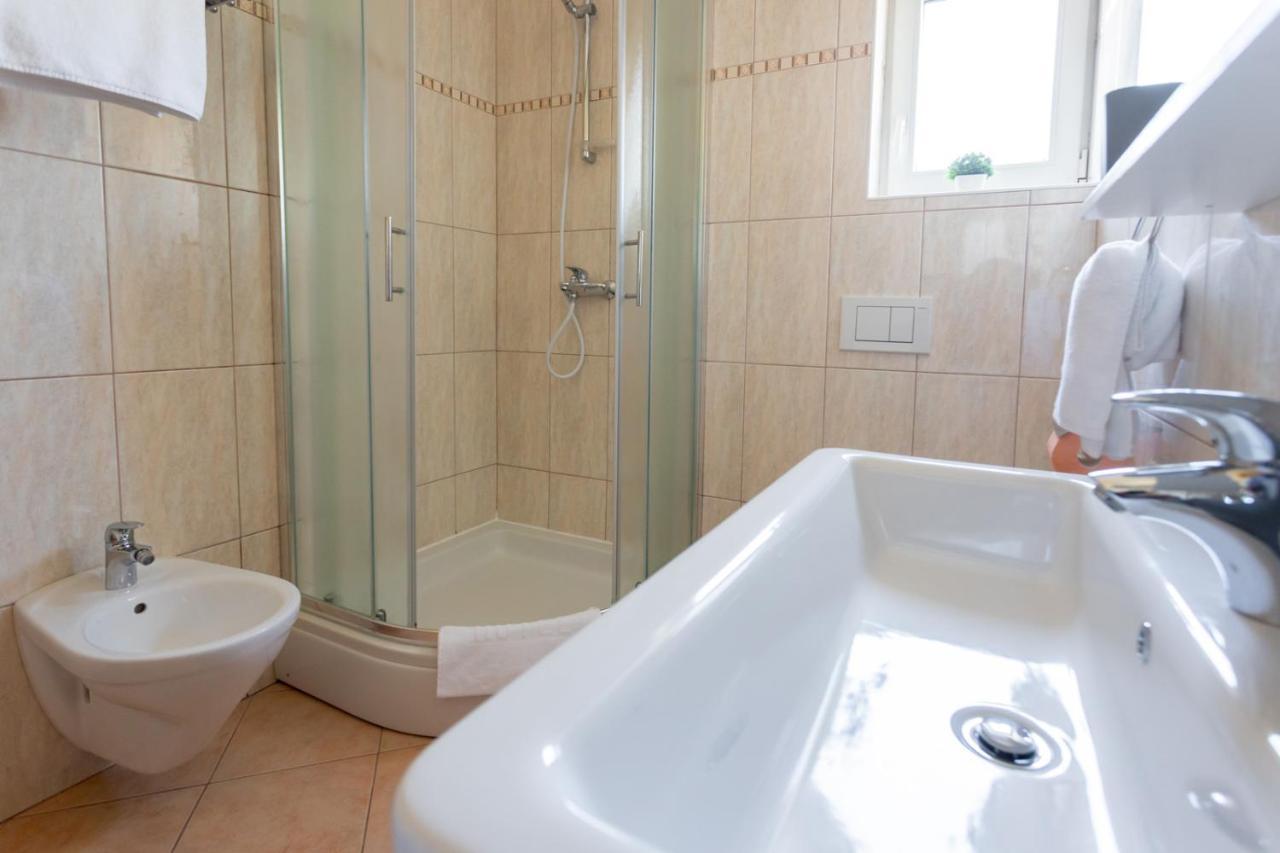 Apartment Demo Малинска Экстерьер фото